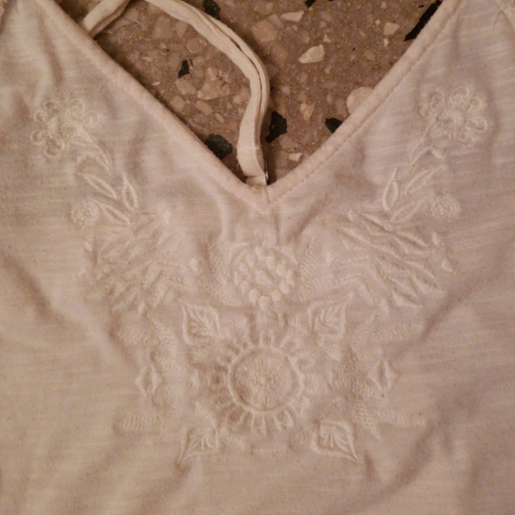 White tank top - Picture 4 of 4